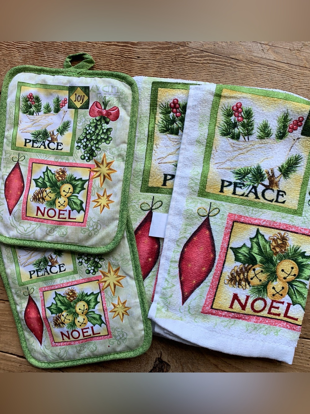 Vintage Holiday Town & Country Living Kitchen Set